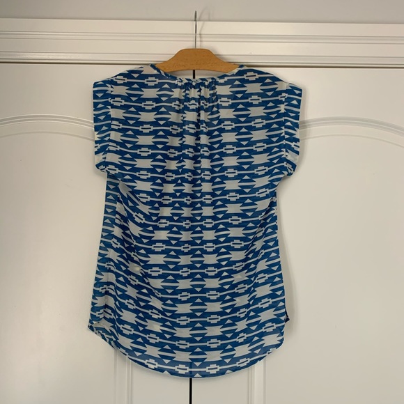 ❤️Daniel Rainn Blouse Aztec Blue White Top S - Picture 7 of 7